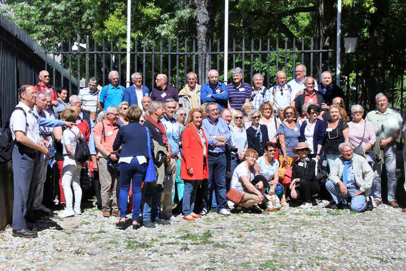 3_CHAU0309 (Stephan).jpg - Regroupés autour de madame le maire.